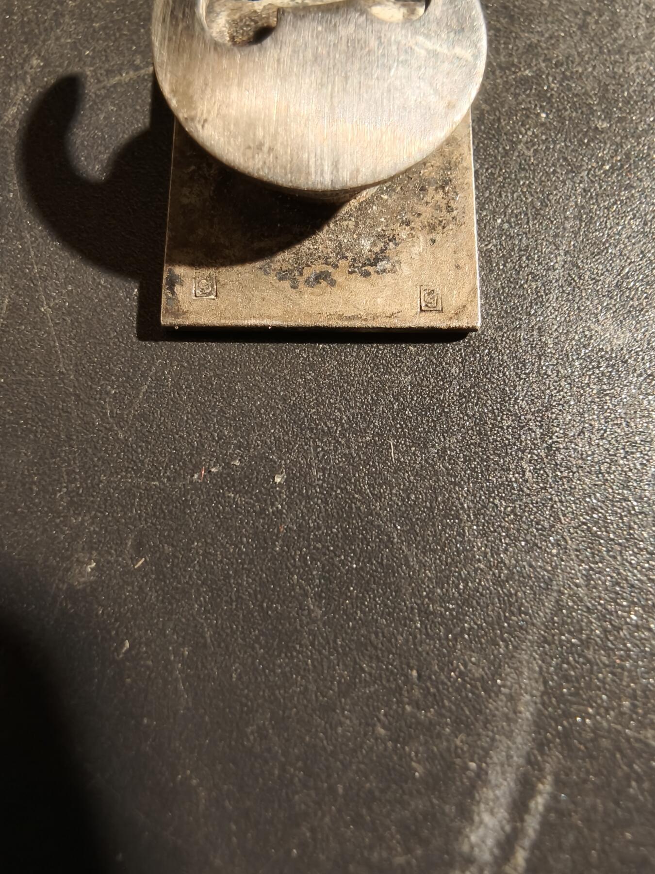 老王徽章第163期 13-15日三场连拍 16日统一发货  13、14日结束后可寄存 丹麦国王克里斯蒂安十世70周年证章    925银    3g