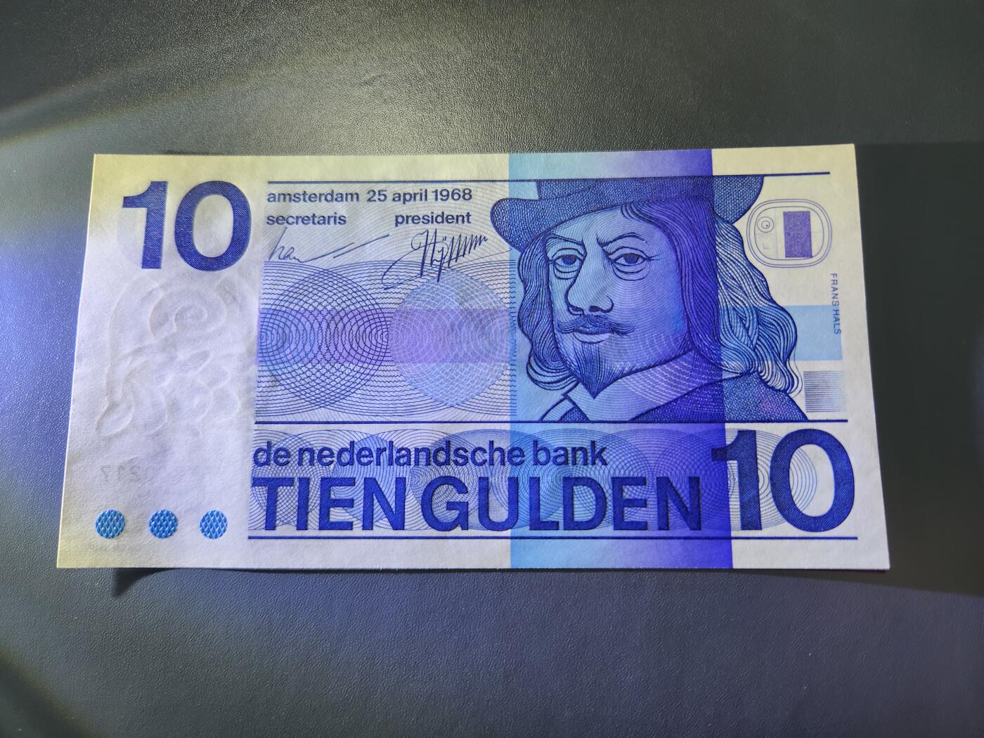 11月15号晚上8点 外国纸币自动截拍第58场 荷兰10盾。新品