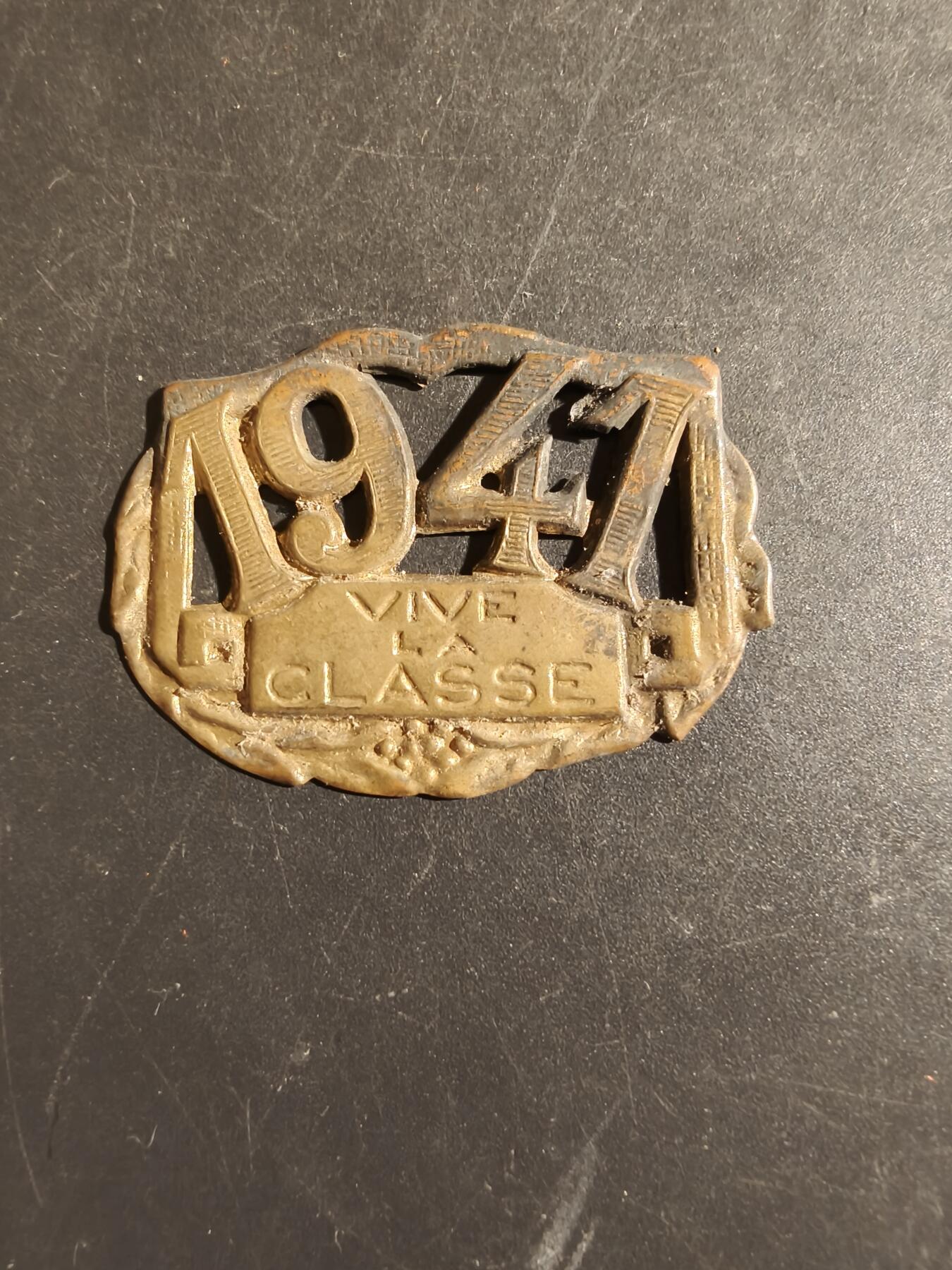 老王徽章第163期 13-15日三场连拍 16日统一发货  13、14日结束后可寄存 法国二战铜皮带扣