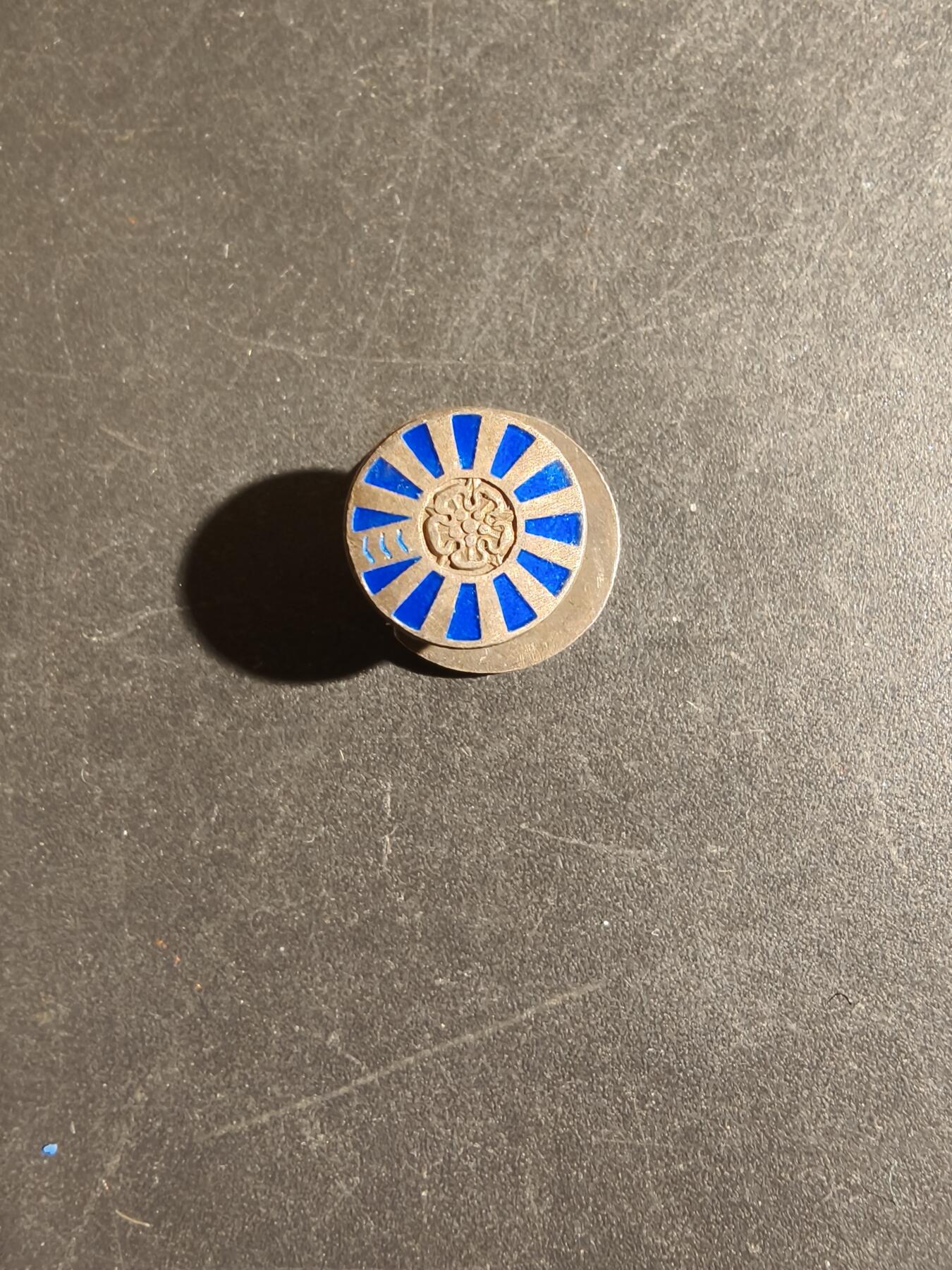 老王徽章第163期 13-15日三场连拍 16日统一发货  13、14日结束后可寄存 丹麦徽章    925银珐琅     1.2g