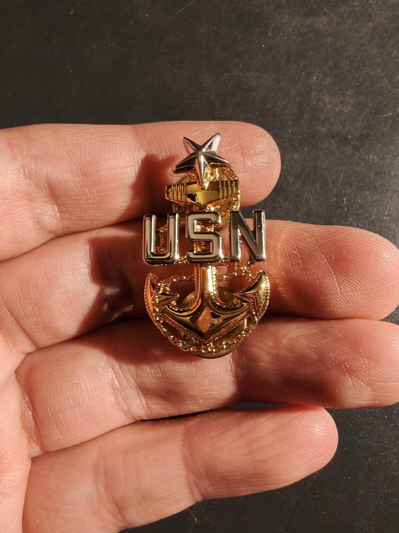 老王徽章第163期 13-15日三场连拍 16日统一发货  13、14日结束后可寄存 美国海军军士长领章