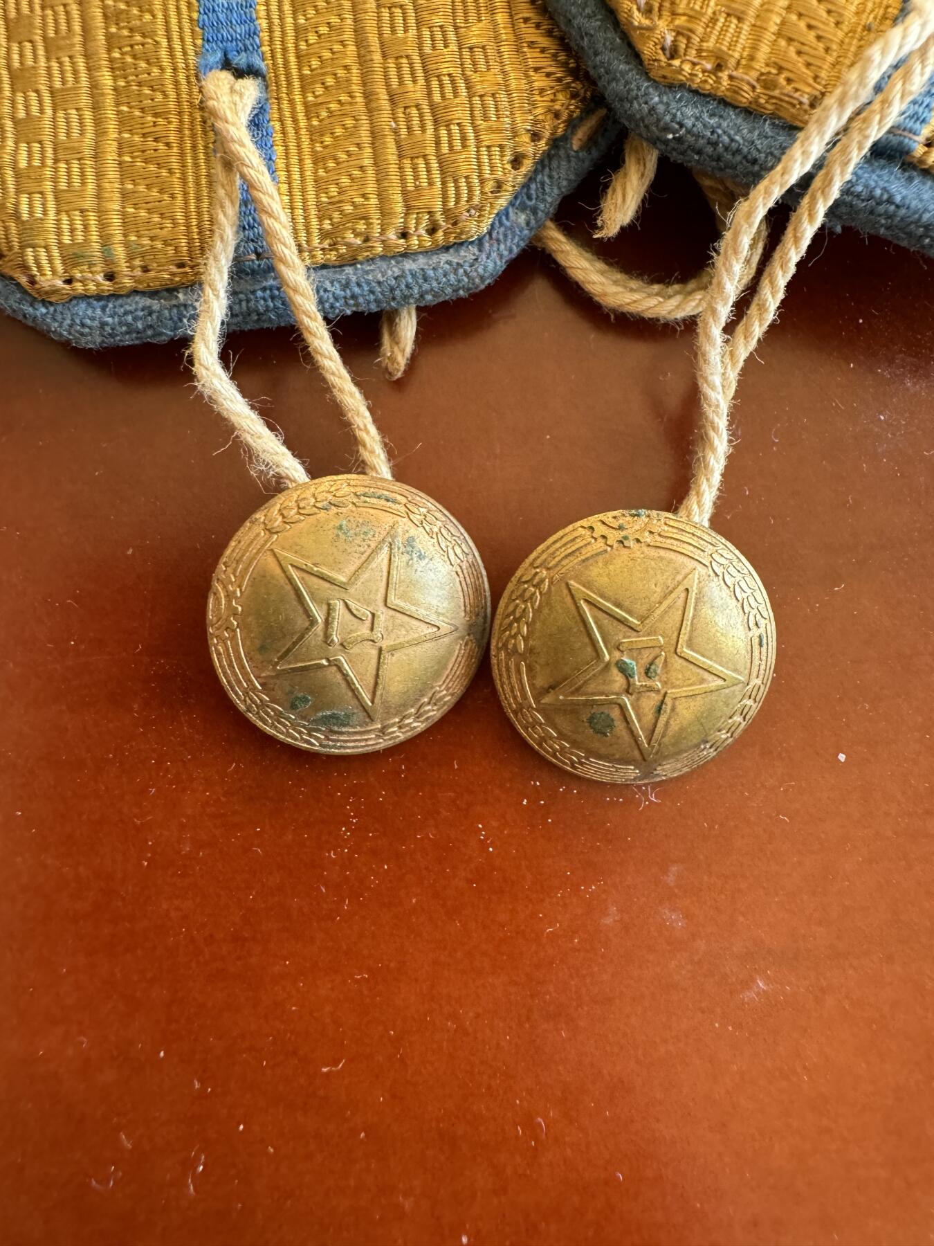 五哥徽章群   15号周六晚上八点4群联拍