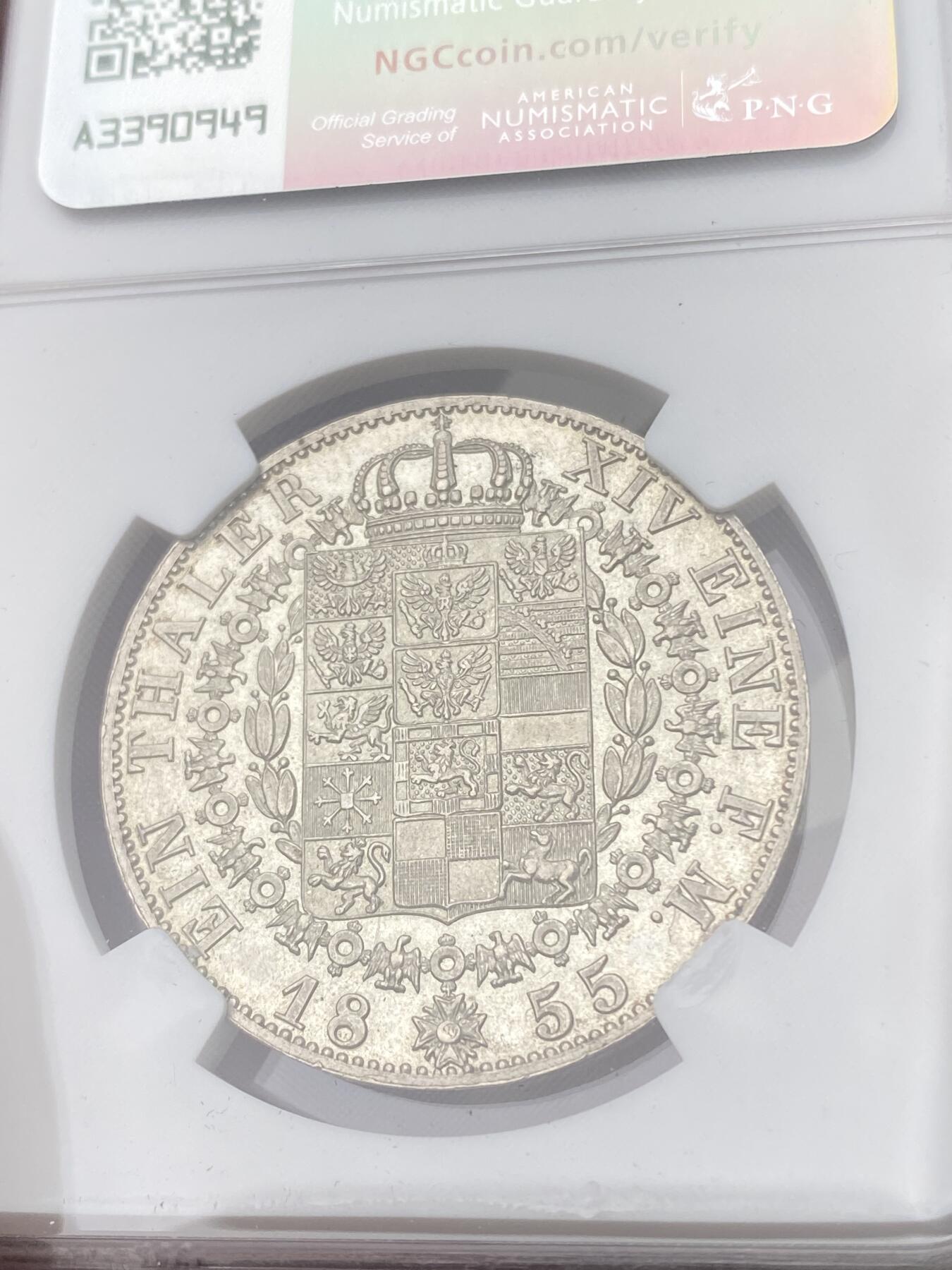 万国钱币拍卖第055期 NGC MS62 1855年德国普鲁士威廉四世流通纹章1泰勒 早期大规格协议泰勒 22.27g  洋葱头纹章款比后期鹰徽少得多 原味轻微镜面收藏级