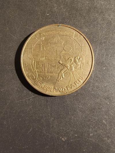 老王徽章第163期 13-15日三场连拍 16日统一发货  13、14日结束后可寄存 - 法国巴黎迪士尼乐园纪念章    直径33mm.   重量15.8g