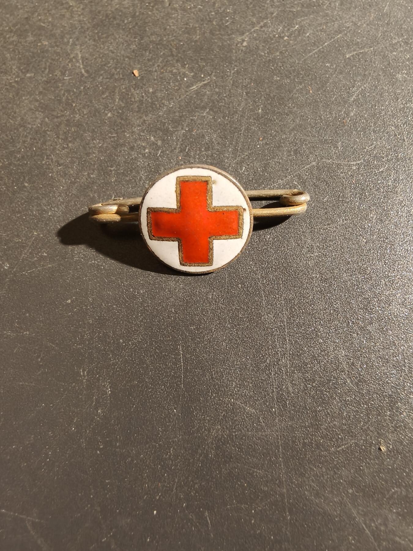 老王徽章第163期 13-15日三场连拍 16日统一发货  13、14日结束后可寄存 丹麦红十字会徽章