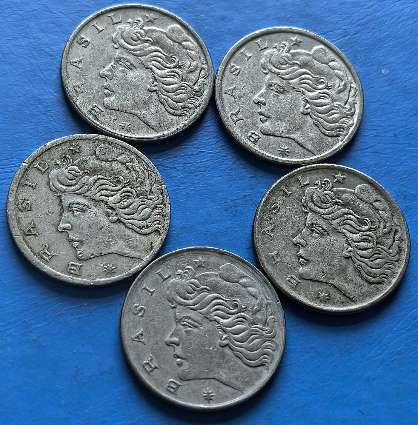 外国优质老铜币银币，周六九点倒数截拍，满百包邮，可寄存半年，喜欢朋友微信扫描二维码可直接参拍