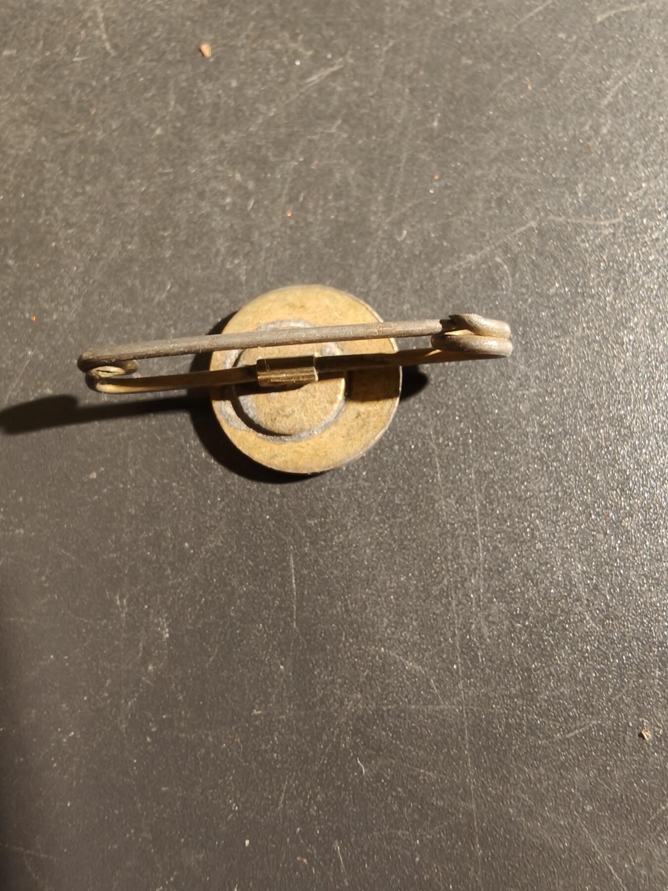 老王徽章第163期 13-15日三场连拍 16日统一发货  13、14日结束后可寄存 丹麦红十字会徽章