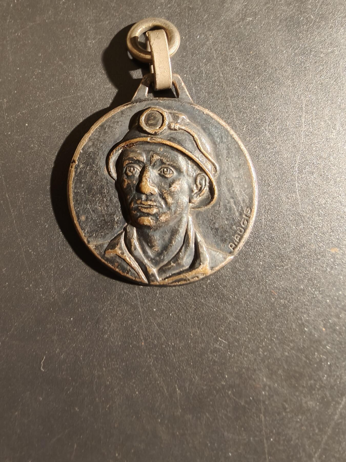 老王徽章第163期 13-15日三场连拍 16日统一发货  13、14日结束后可寄存 法国北部省采矿业合作组织纪念章