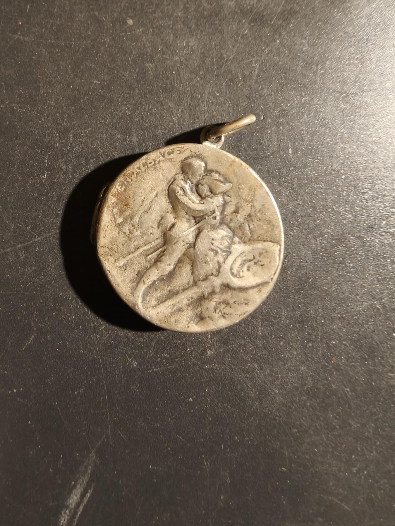 老王徽章第163期 13-15日三场连拍 16日统一发货  13、14日结束后可寄存 法国一战纪念章