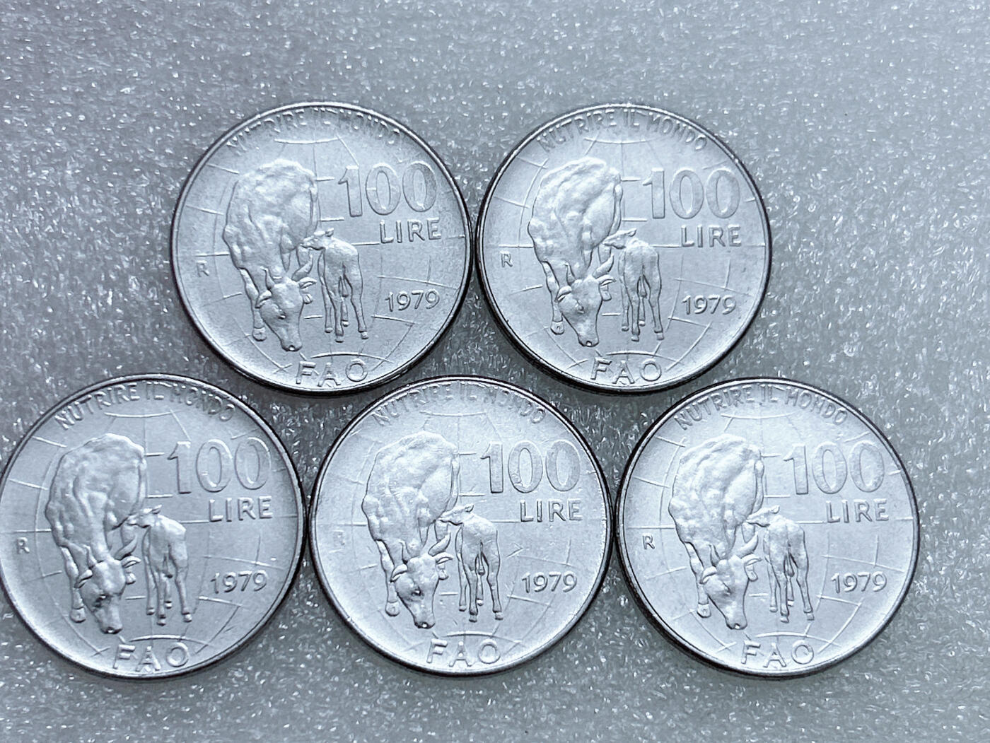 第一海外回流一元起拍收藏 散集专场  第266期 意大利1979年FAO100里拉不锈钢币 母子牛 5枚