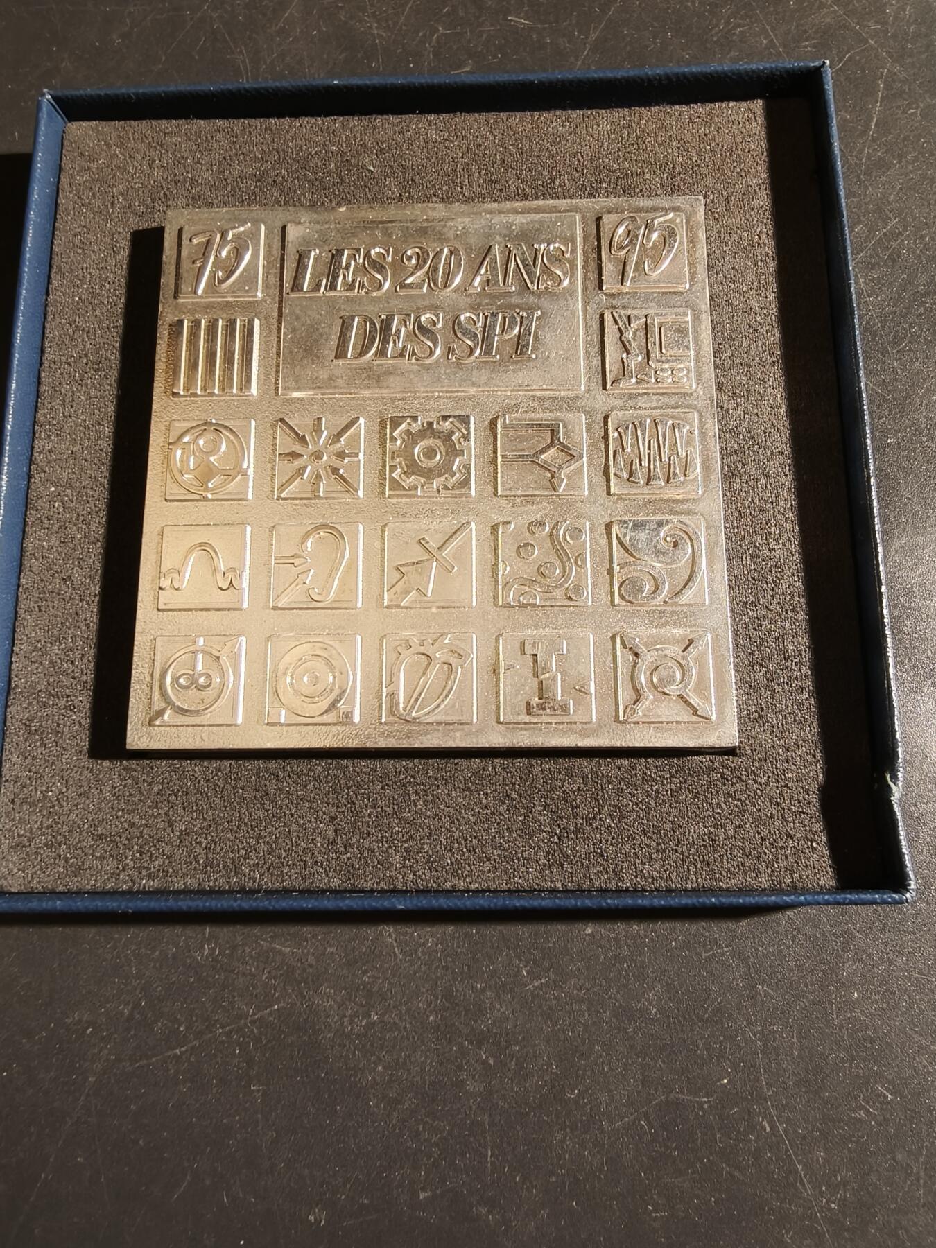 老王徽章第163期 13-15日三场连拍 16日统一发货  13、14日结束后可寄存