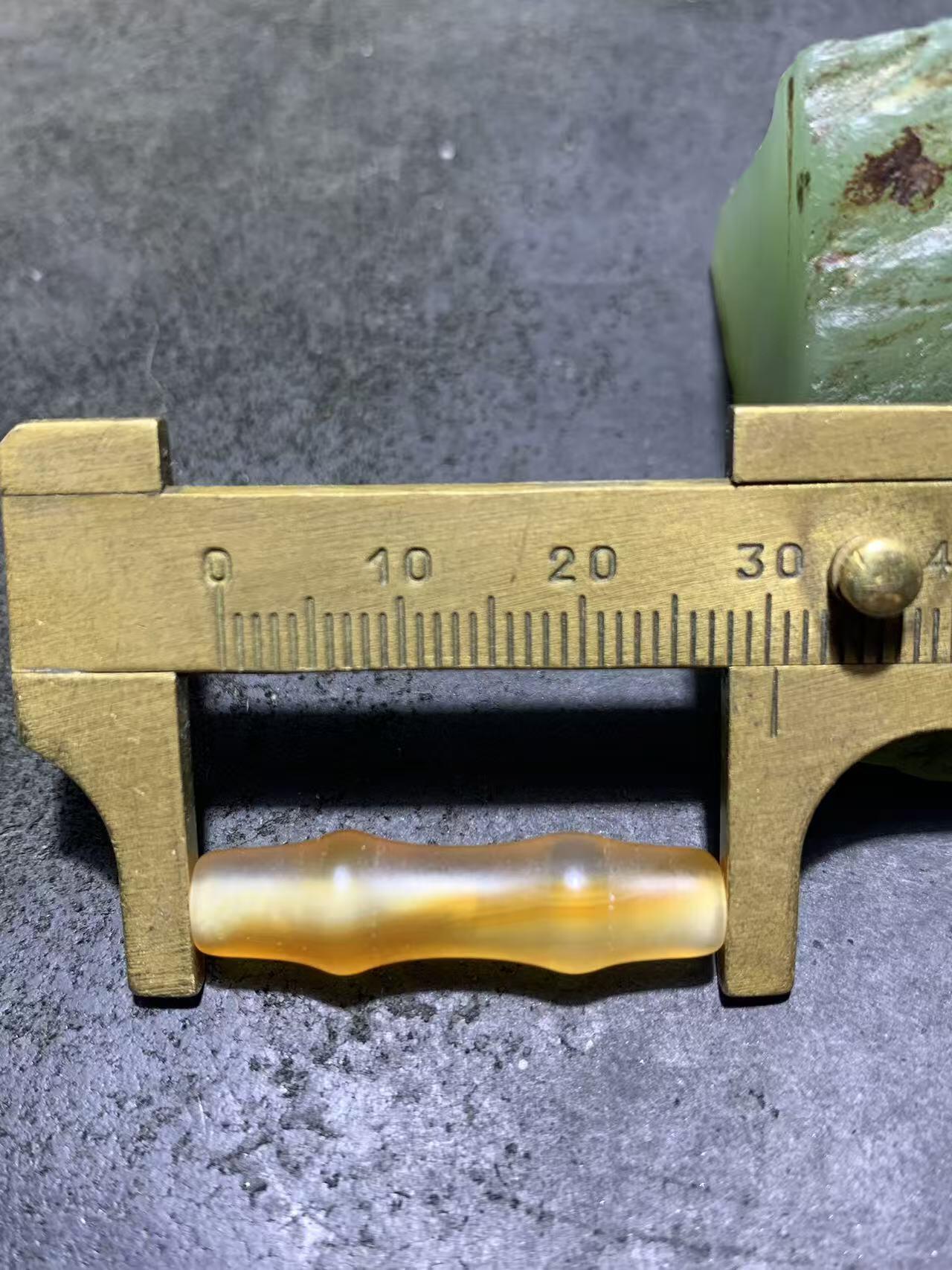 精美缠丝玛瑙竹节桶珠一颗，