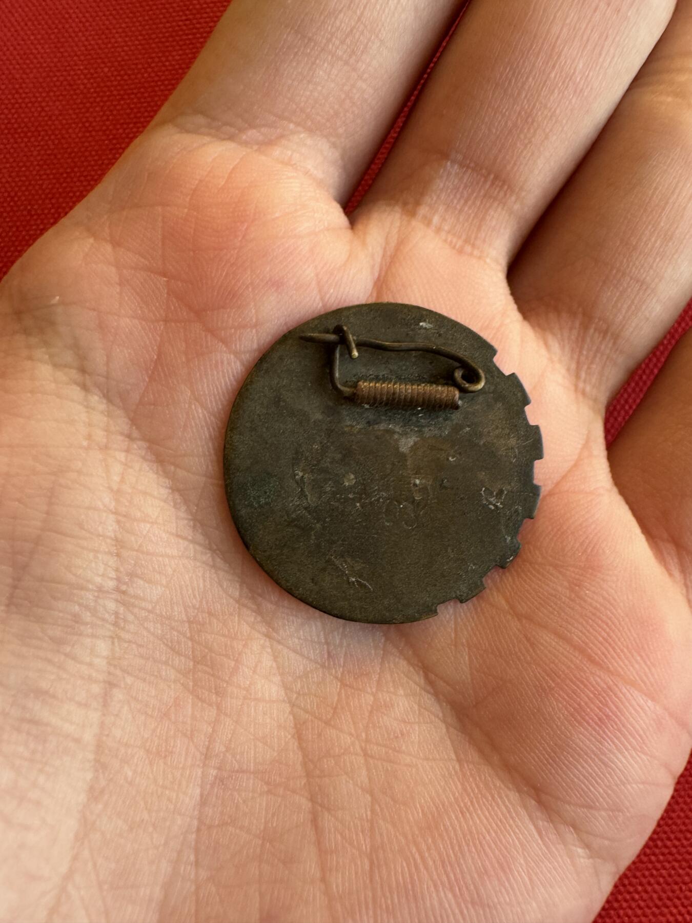 五哥徽章群   15号周六晚上八点4群联拍 铜章