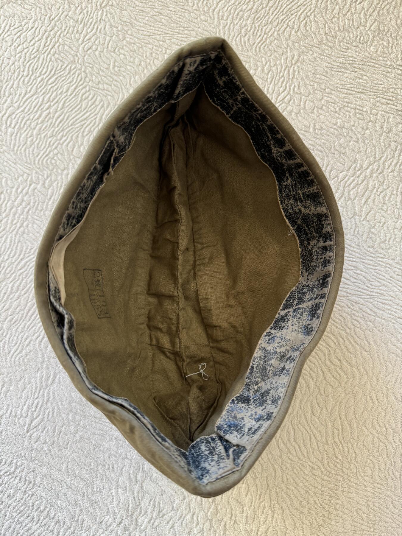 五哥徽章群   15号周六晚上八点4群联拍 帽子