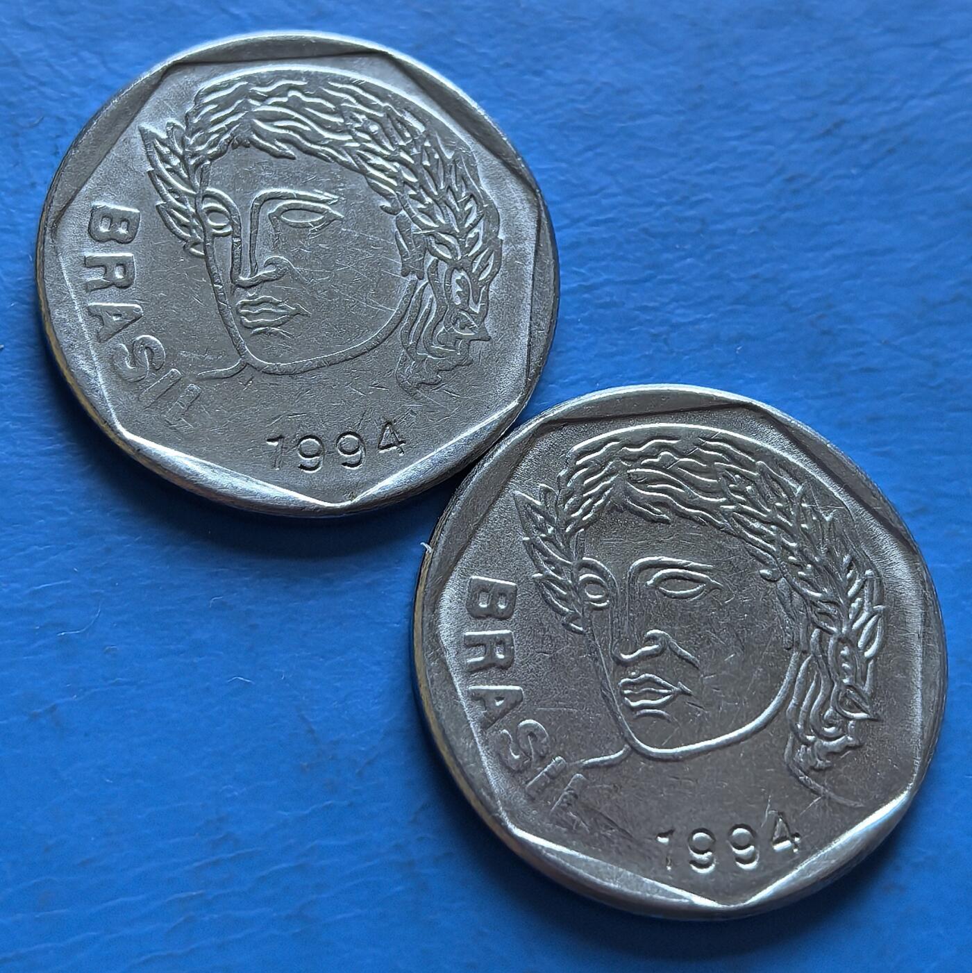 外国优质老铜币银币，周六九点倒数截拍，满百包邮，可寄存半年，喜欢朋友微信扫描二维码可直接参拍