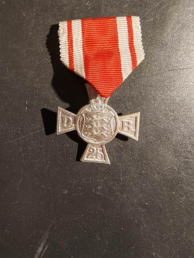 老王徽章第163期 13-15日三场连拍 16日统一发货  13、14日结束后可寄存 - 丹麦银级老兵服役十字纪念章