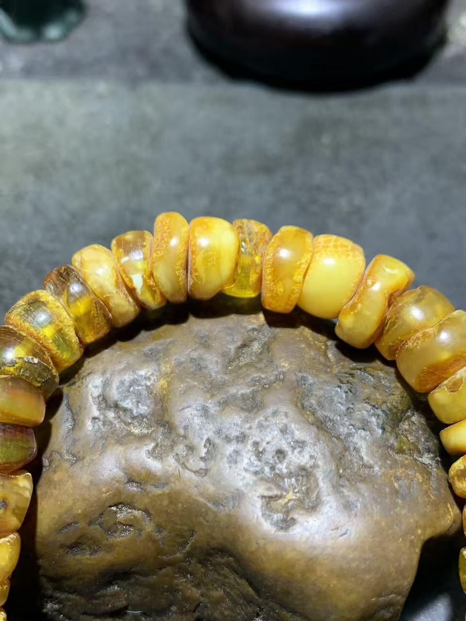 天然原矿俄料蜜蜡原皮随形手串1条！！