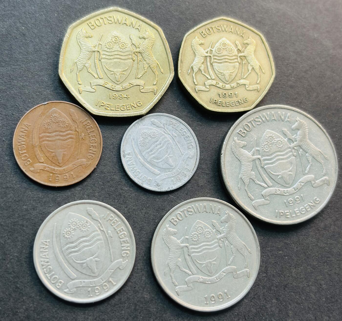 文馨钱币收藏第 281 场，【 长期接收代拍品】银元，银币，套币，纸币专场（本场截拍后休息三天，19 号发货） 博茨瓦纳 7 枚套币