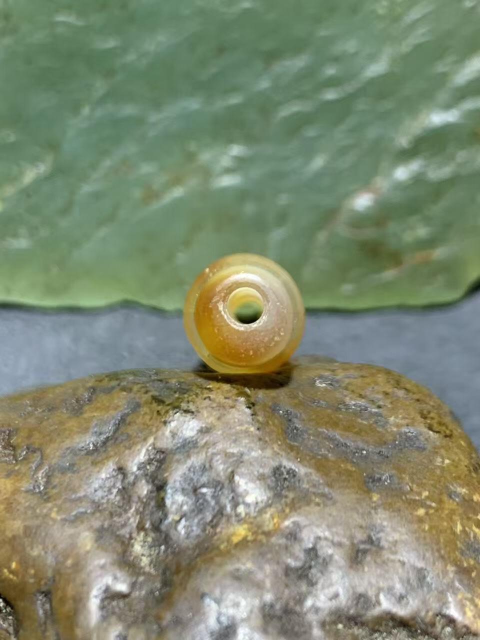 精美缠丝玛瑙竹节桶珠一颗，