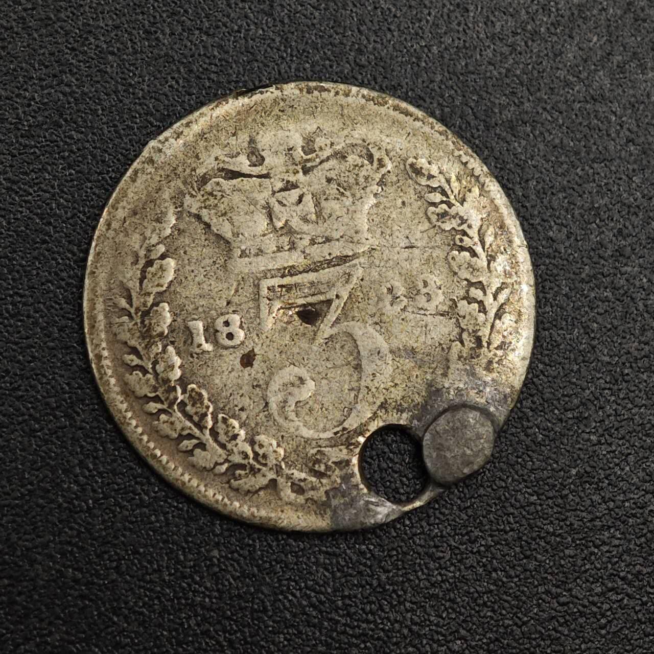 【淘币小摊】实时拍第七百九十六拍   小银币场   满百包邮可预留二周 每周一统一发货   英国1883年维多利亚3便士银币