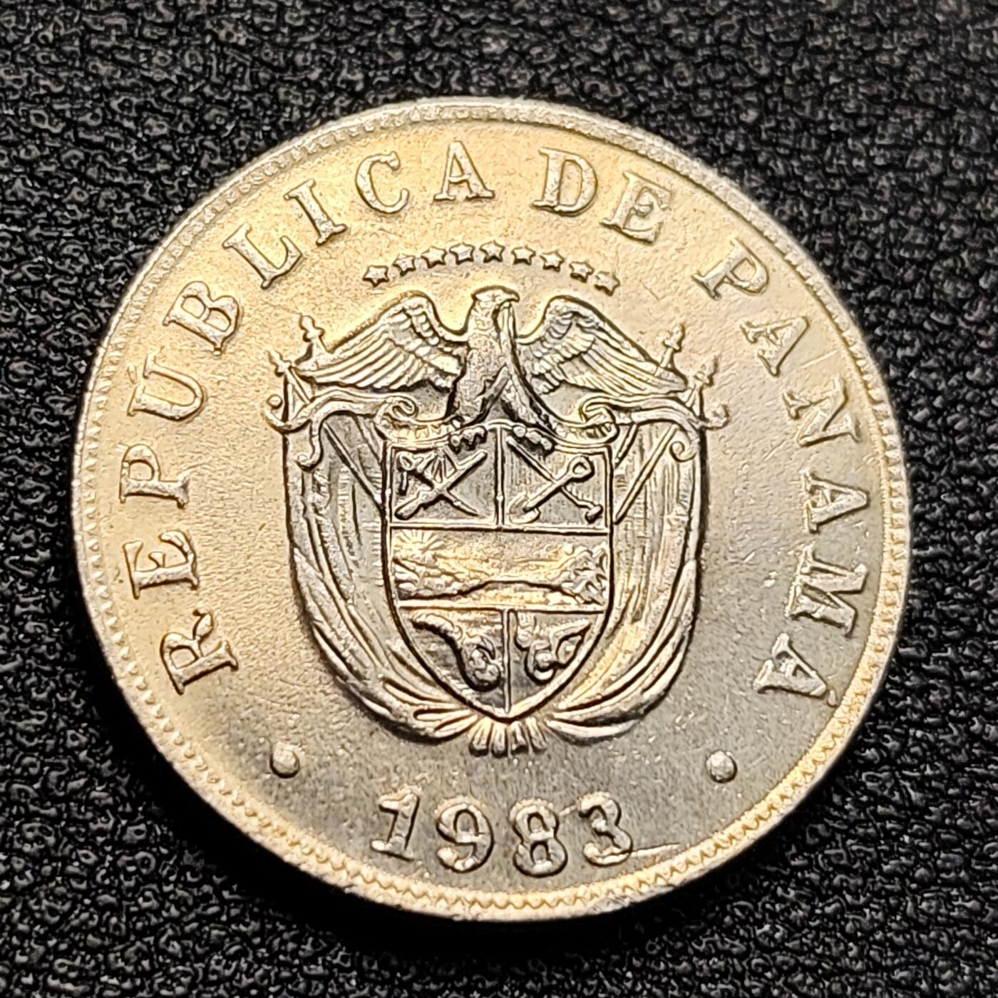 泉币菌-第129场-精品福利场（本场拍品多，请提前出价） 原光UNC 巴拿马1983年5分铜镍硬币 21.21毫米 5.0克