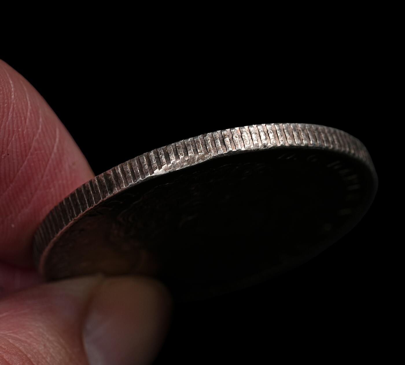 修遠堂世界钱币第九十三期 1845年丹麦 SPECIEDALER大银币 边有两磕碰 28.87g