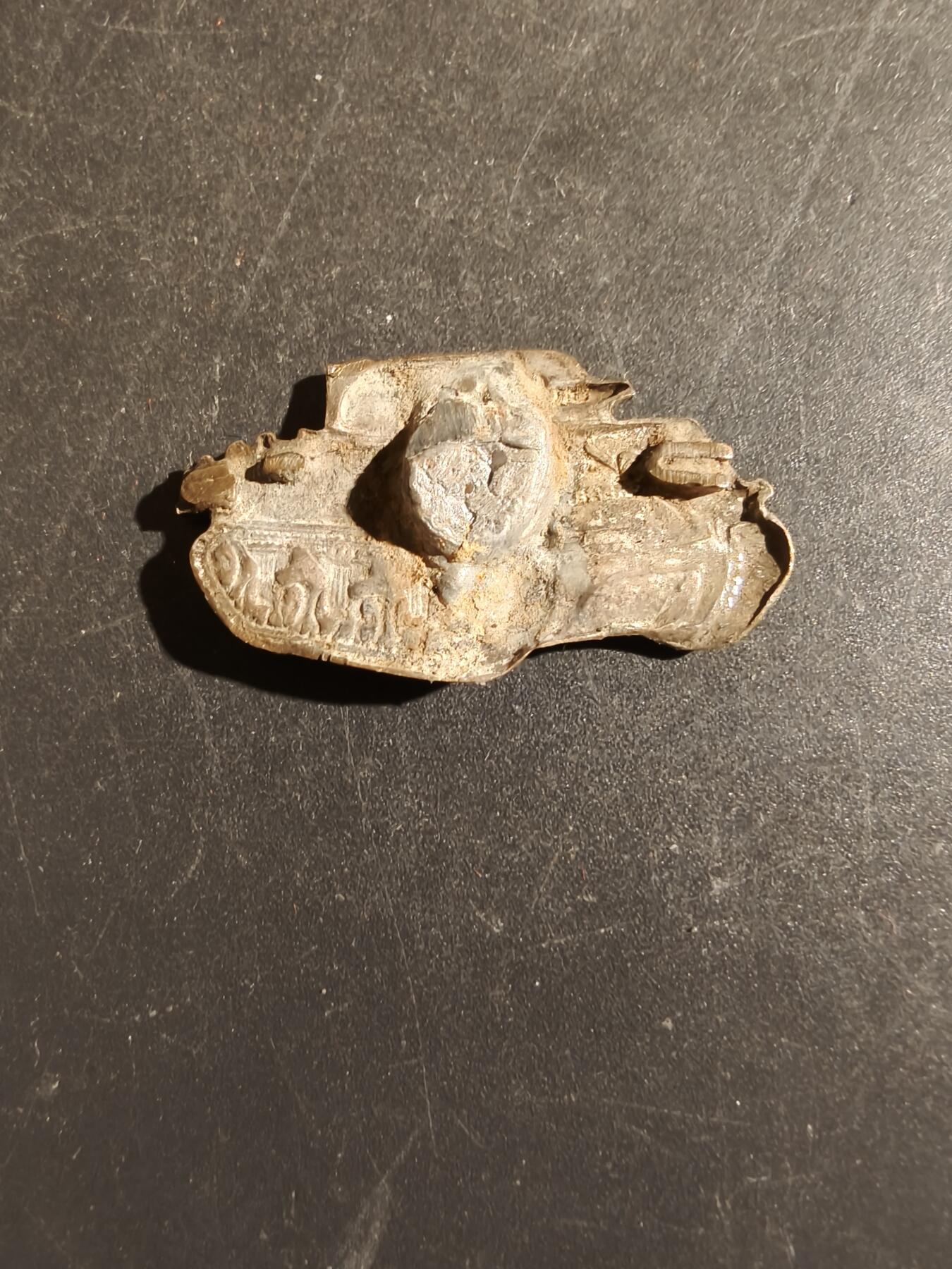 老王徽章第163期 13-15日三场连拍 16日统一发货  13、14日结束后可寄存 法国坦克徽章