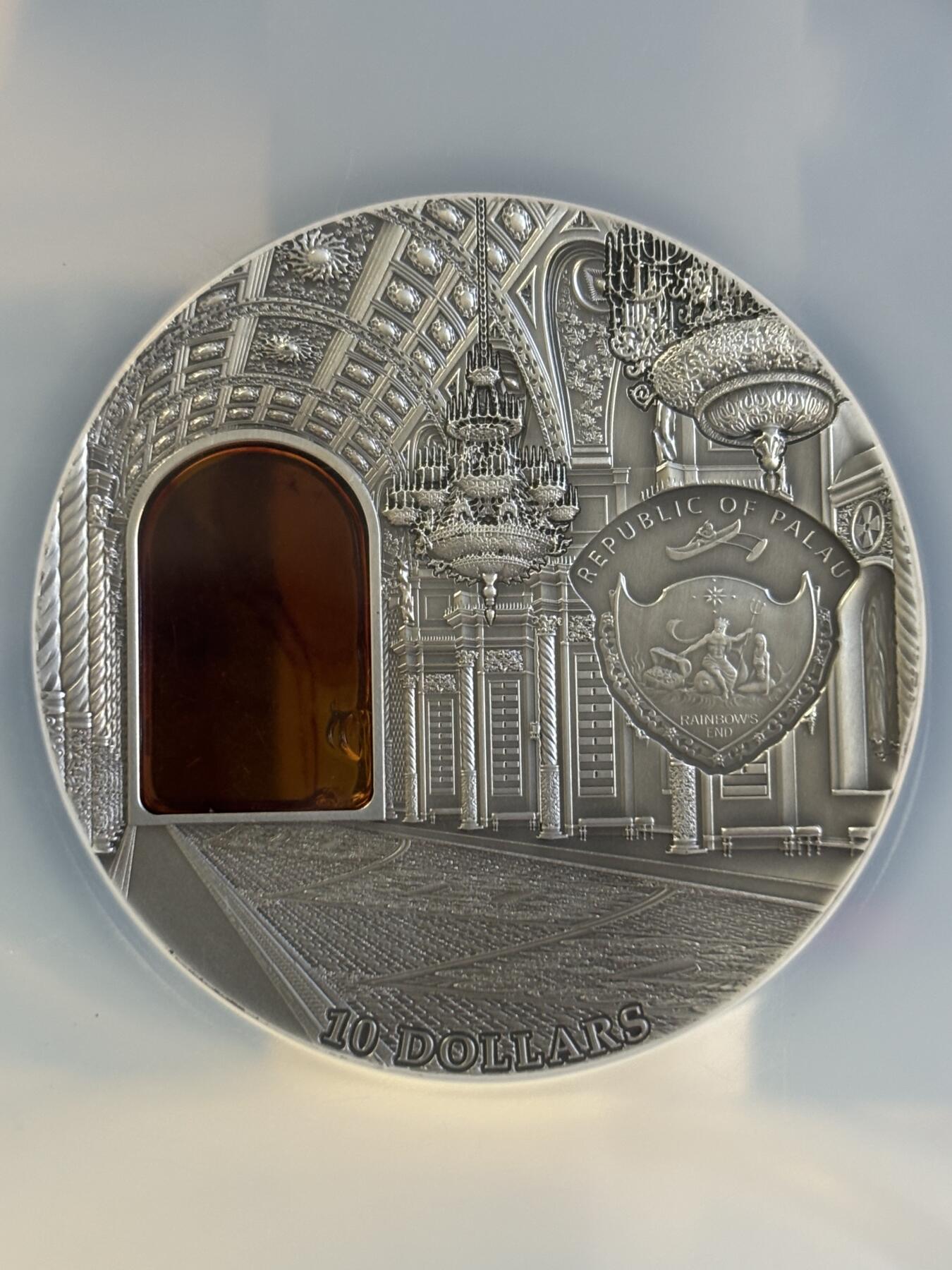 第182期拍卖 帕劳 2012年 琥珀屋第四组-克林姆林宫镶琥珀仿古银币 NGC-MS70带原证书，2盎司，999银，发行999枚