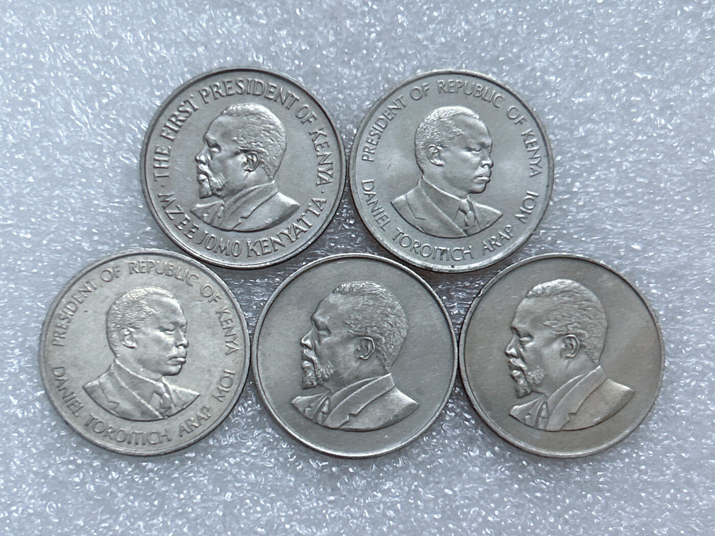 第一海外回流一元起拍收藏 散集专场  第266期 肯尼亚1先令硬币 5枚 带光好品
