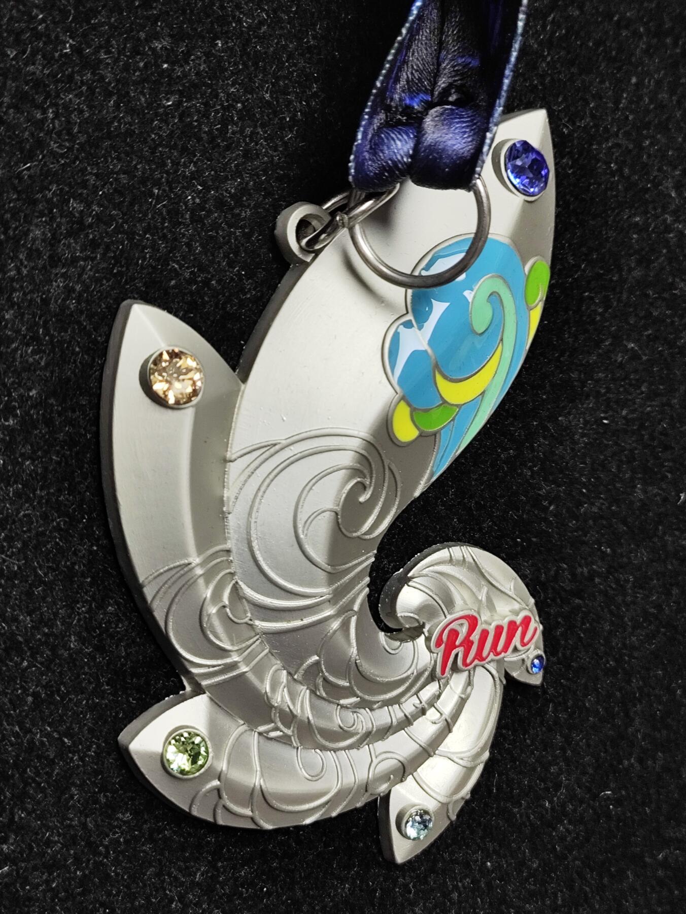 体育马拉松奖牌 悦跑圈大连线上马拉松半马奖牌