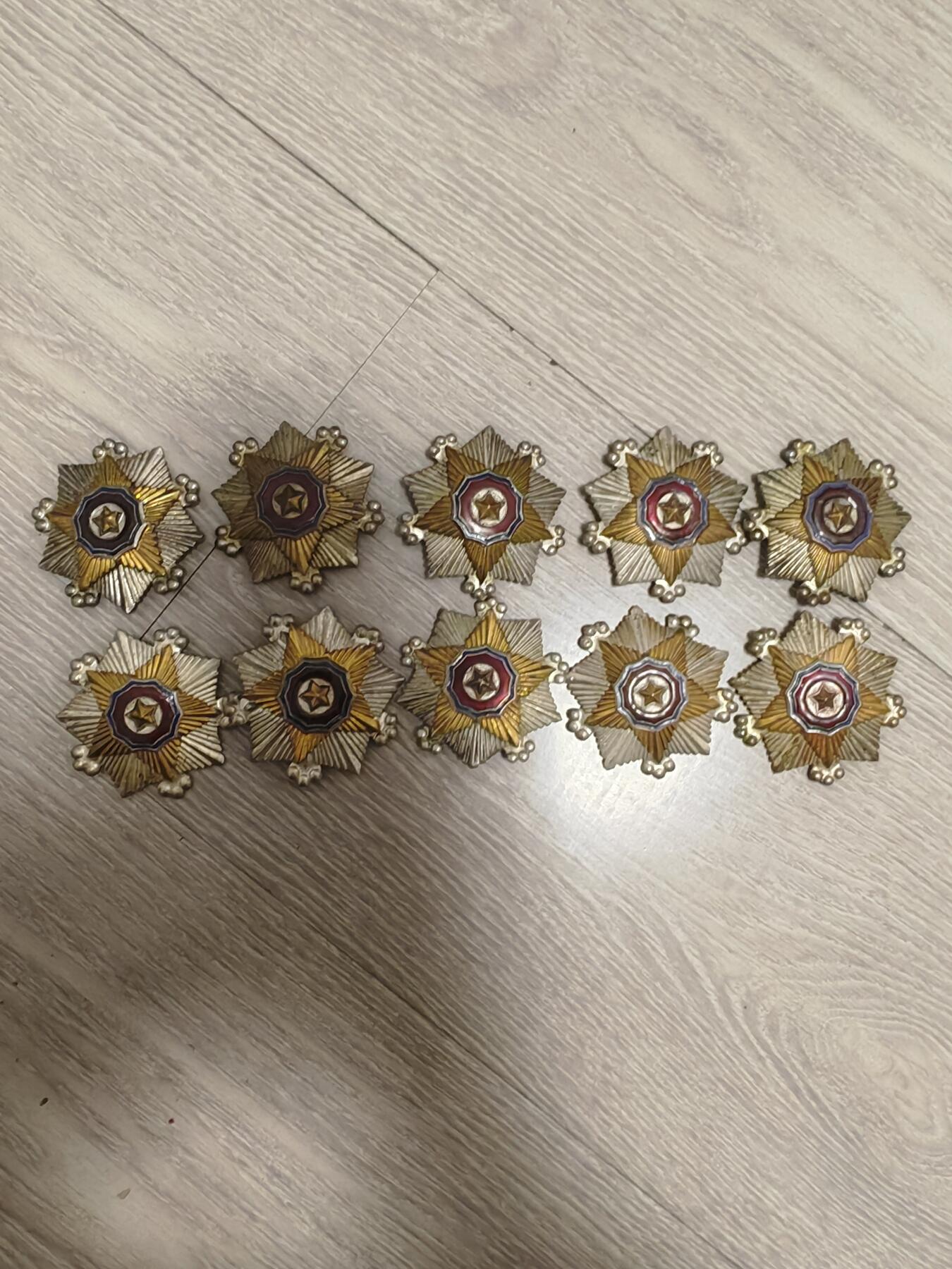 朝鲜二级章10枚