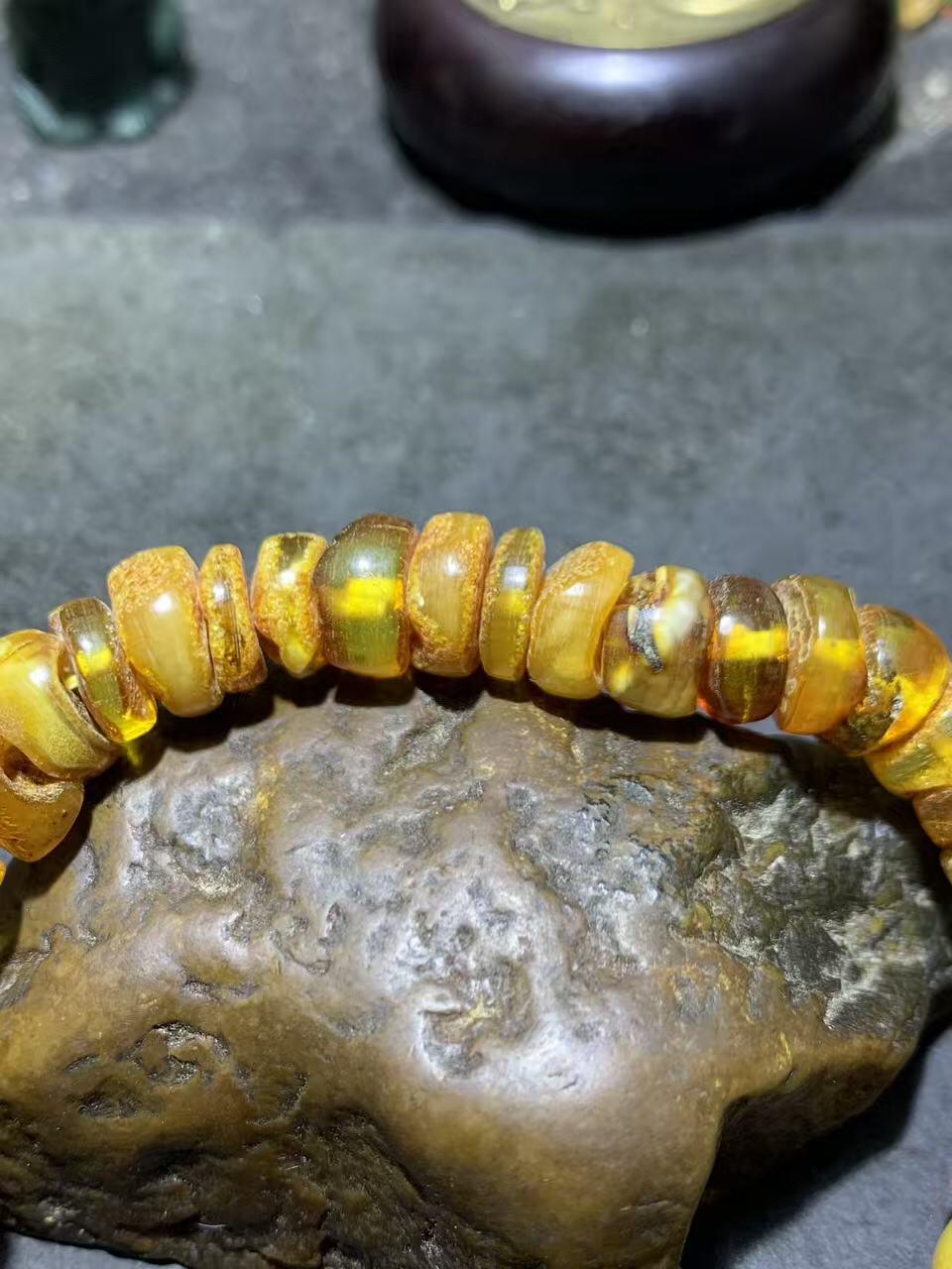 天然原矿俄料蜜蜡原皮随形手串1条！！