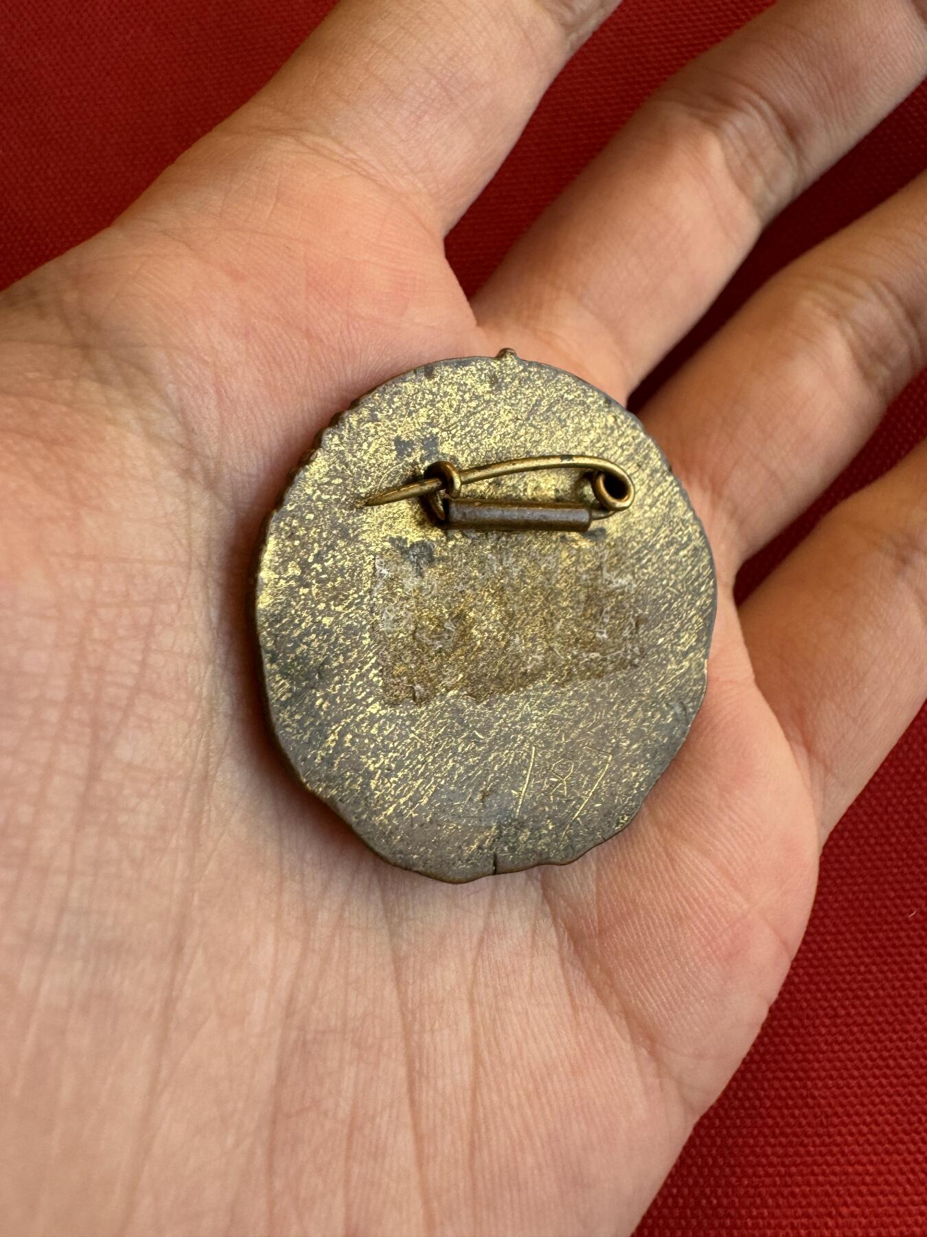 五哥徽章群   15号周六晚上八点4群联拍 铜章