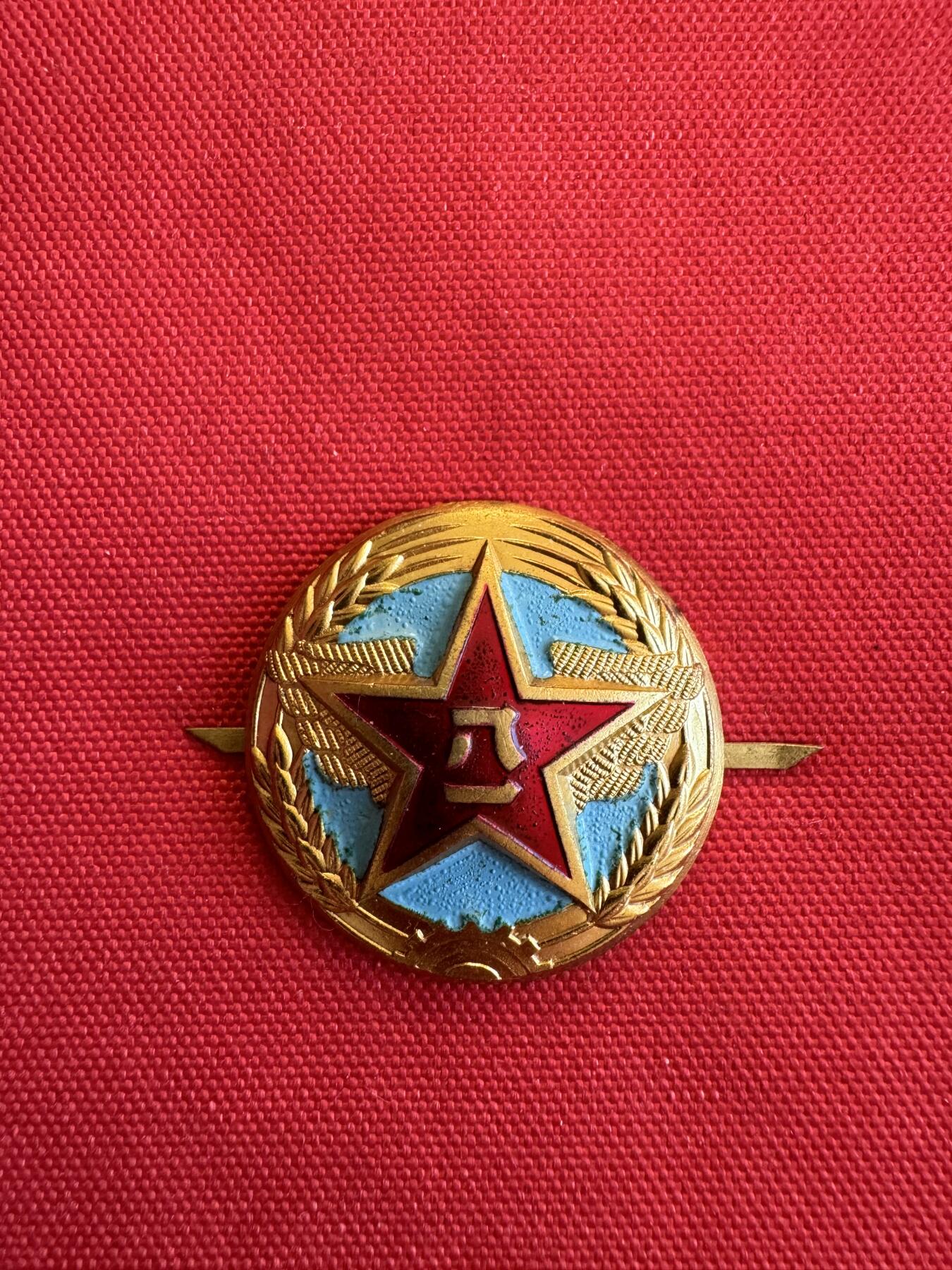 五哥徽章群   15号周六晚上八点4群联拍 帽徽