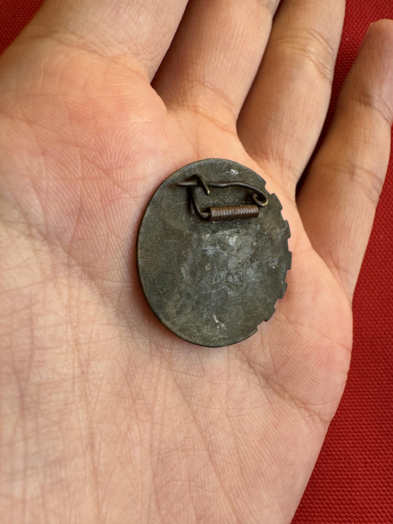 五哥徽章群   15号周六晚上八点4群联拍 铜章