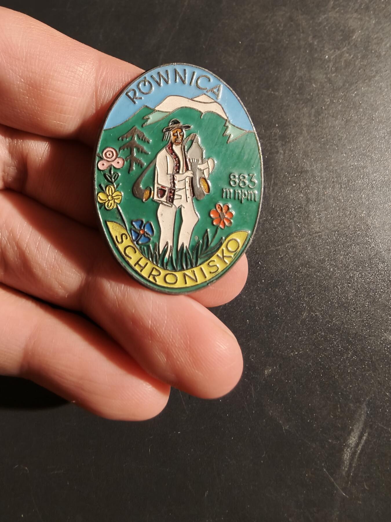 老王徽章第163期 13-15日三场连拍 16日统一发货  13、14日结束后可寄存 波兰西里西亚登山协会徽章