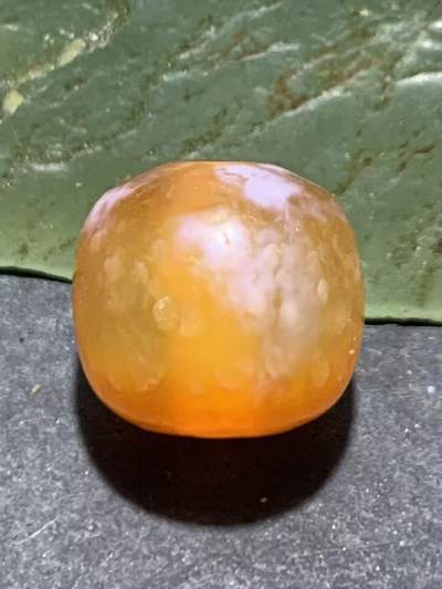 高玉化橘黄色奶油皮风化纹玛瑙随形老形珠一颗 - 高玉化橘黄色奶油皮风化纹玛瑙随形老形珠一颗
