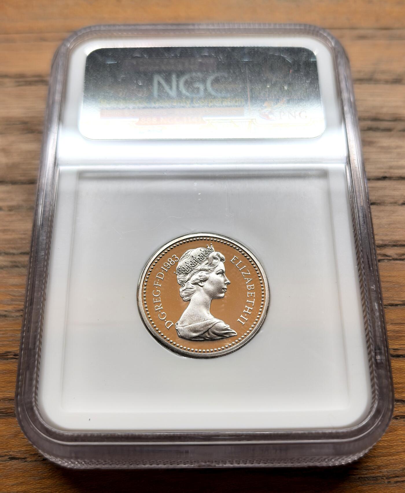 泉海漫舟·凡希社世界钱币微拍第三百十四期 1983英国皇家纹章1镑加厚银币NGC-PF68UC