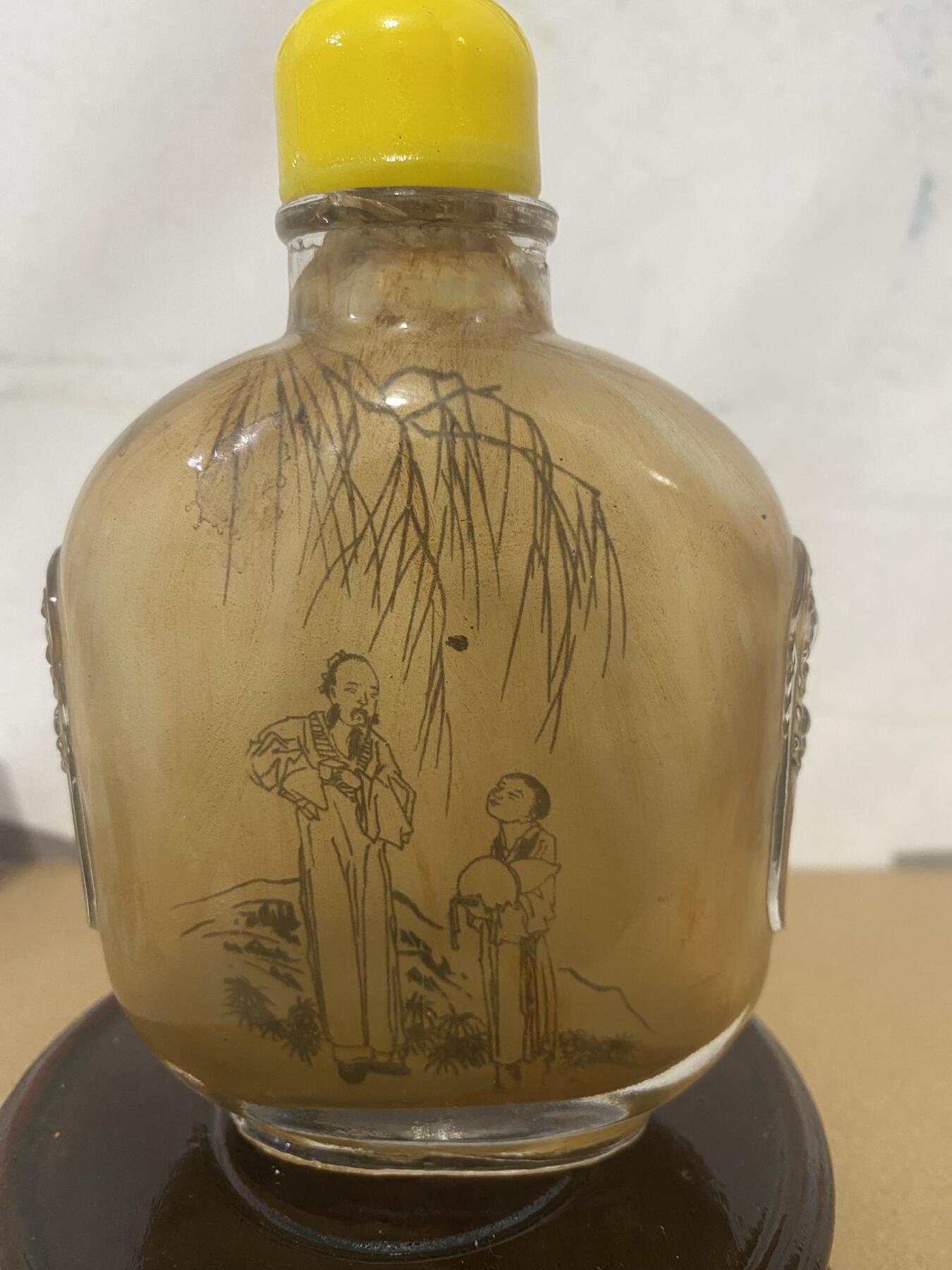 江南站杂件场 大号鼻烟壶