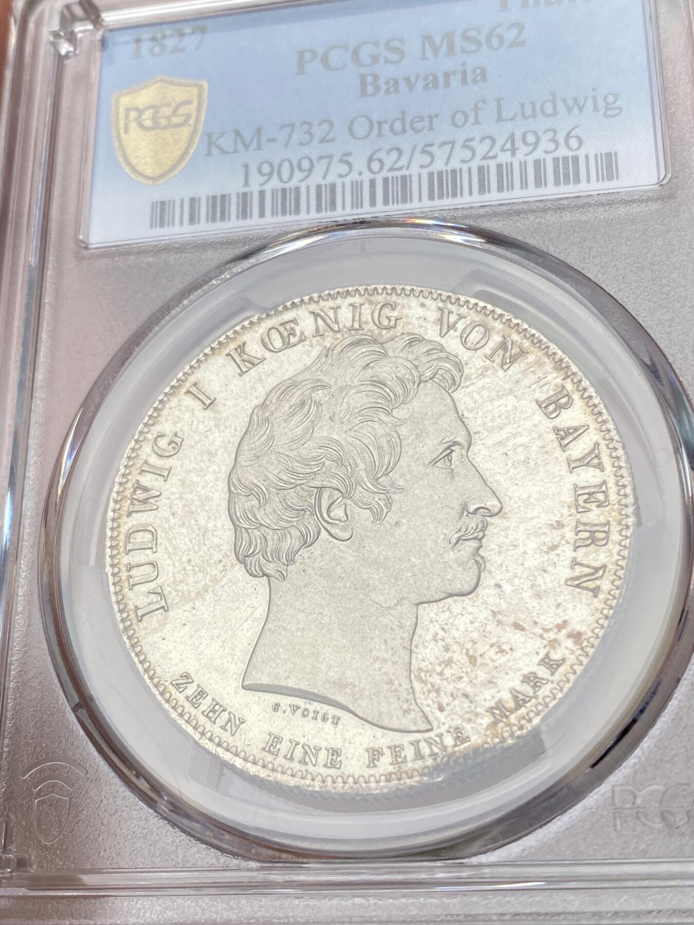 万国钱币拍卖第055期 PCGS MS62 1827年巴伐利亚路德维希勋章历史大泰勒 1827年8月25日路德维希一世以国王之名设立路德维希勋章 用以表彰为王国服务满50周年的杰出人员 并敕令造币厂发行此历史泰勒加以纪念 系列中罕见品种 阴阳调和单面五彩 状态难得