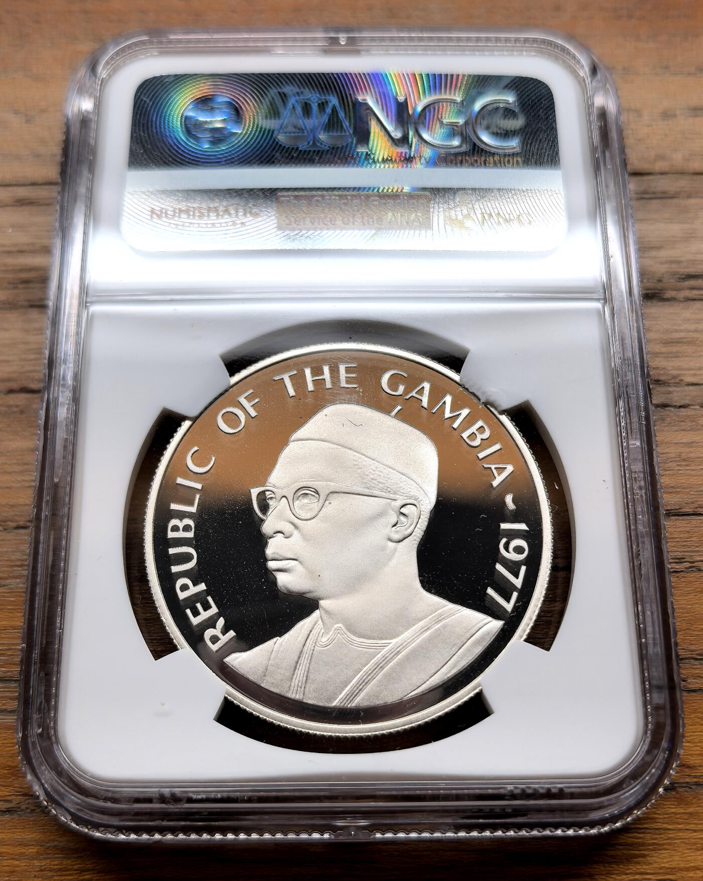 泉海漫舟·凡希社世界钱币微拍第三百十四期 1977冈比亚距翅雁20D大银精铸NGC-PF69UC