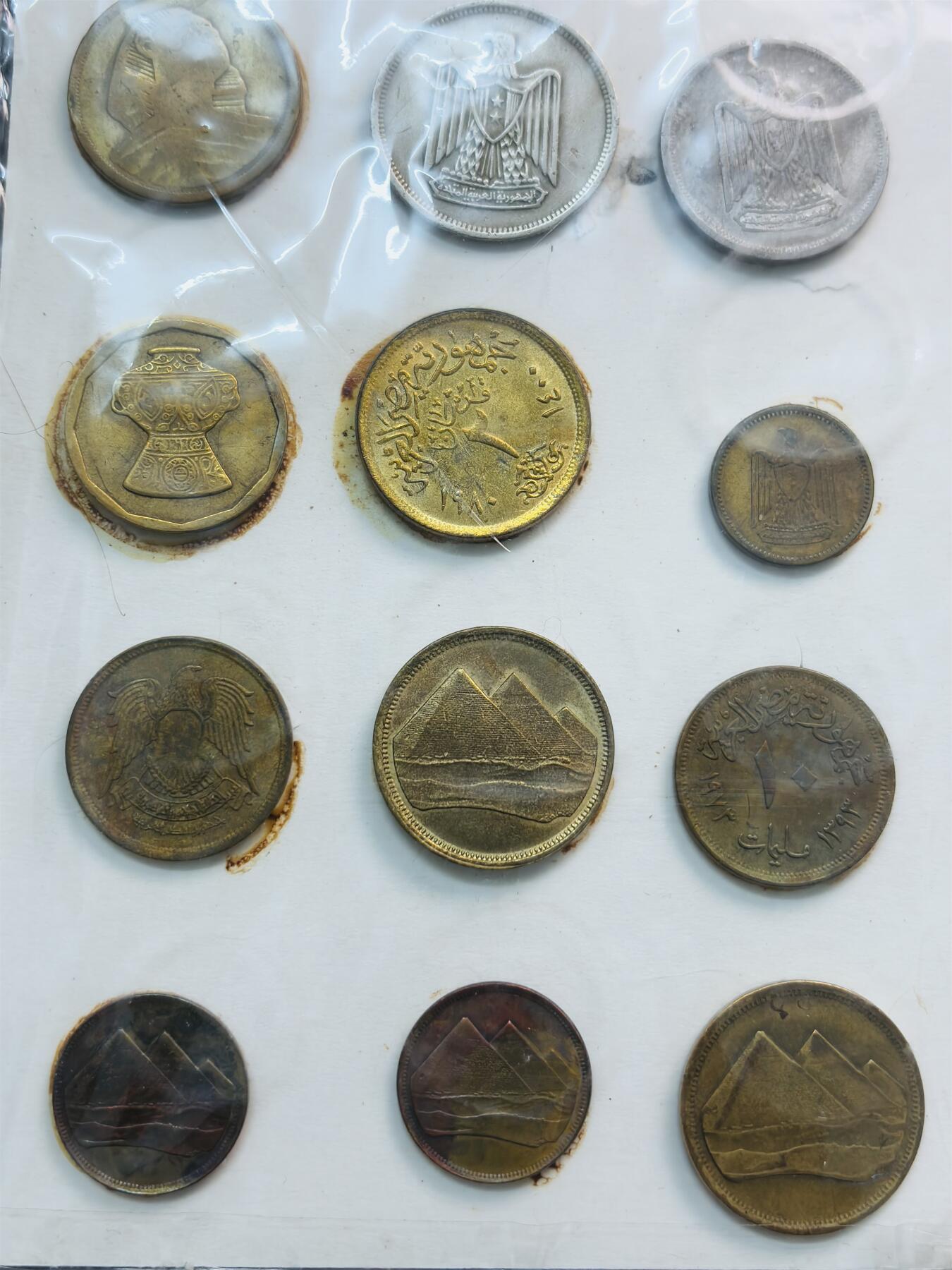 文馨钱币收藏第 281 场，【 长期接收代拍品】银元，银币，套币，纸币专场（本场截拍后休息三天，19 号发货） 带册埃及纪念币 18 枚