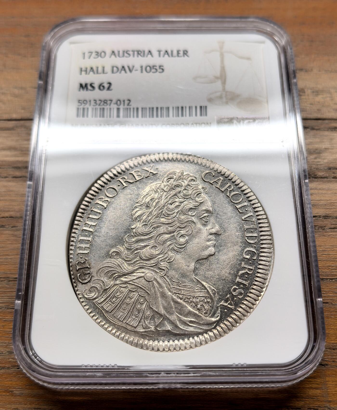 泉海漫舟·凡希社世界钱币微拍第三百十四期 荐！1730神罗总庭卡罗尔六世戎装像泰勒大银NGC-MS62，银光充沛，压铸细节优秀，不可多得的一枚收藏级神罗主币！（附视频）