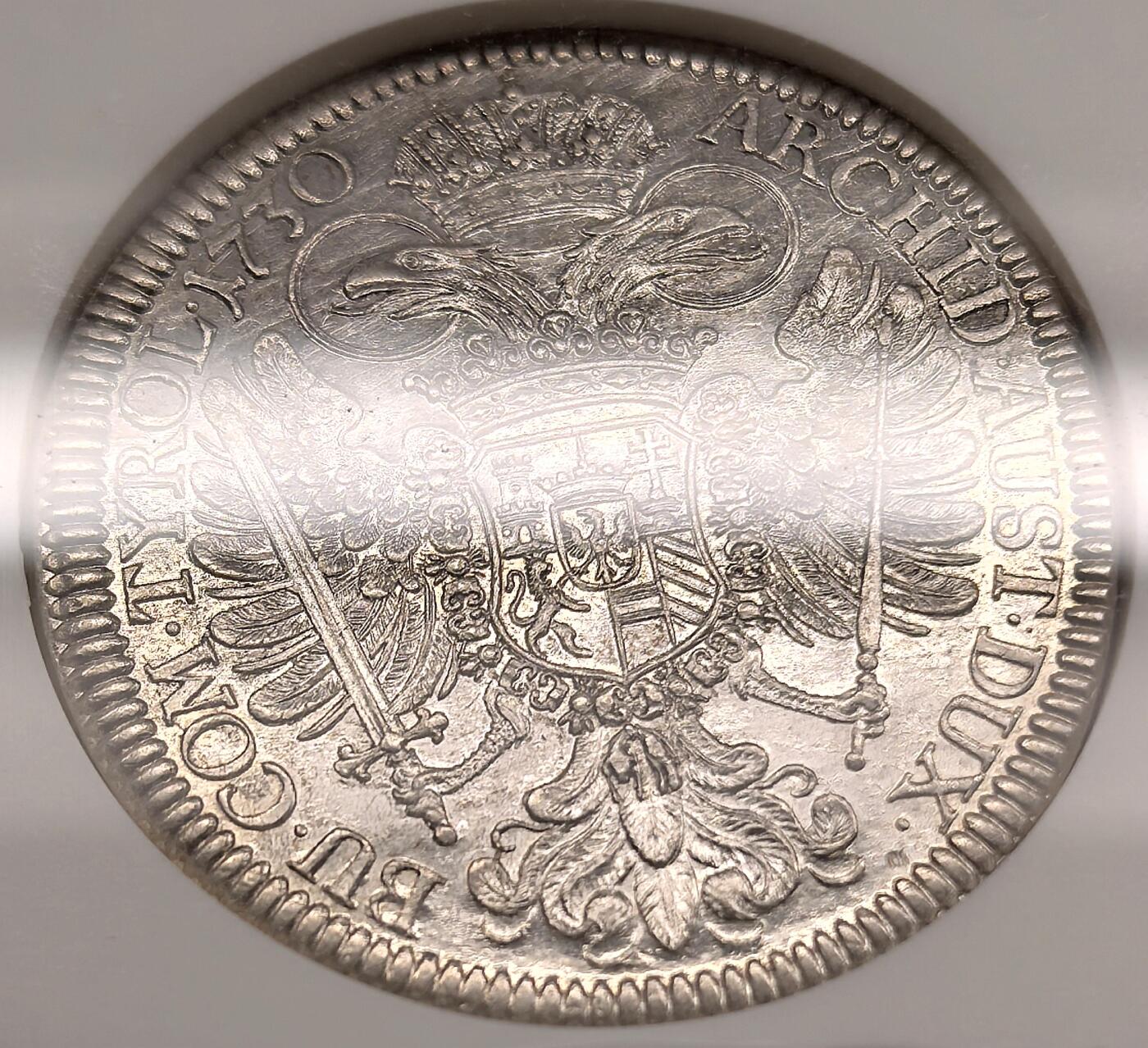 泉海漫舟·凡希社世界钱币微拍第三百十四期 荐！1730神罗总庭卡罗尔六世戎装像泰勒大银NGC-MS62，银光充沛，压铸细节优秀，不可多得的一枚收藏级神罗主币！（附视频）