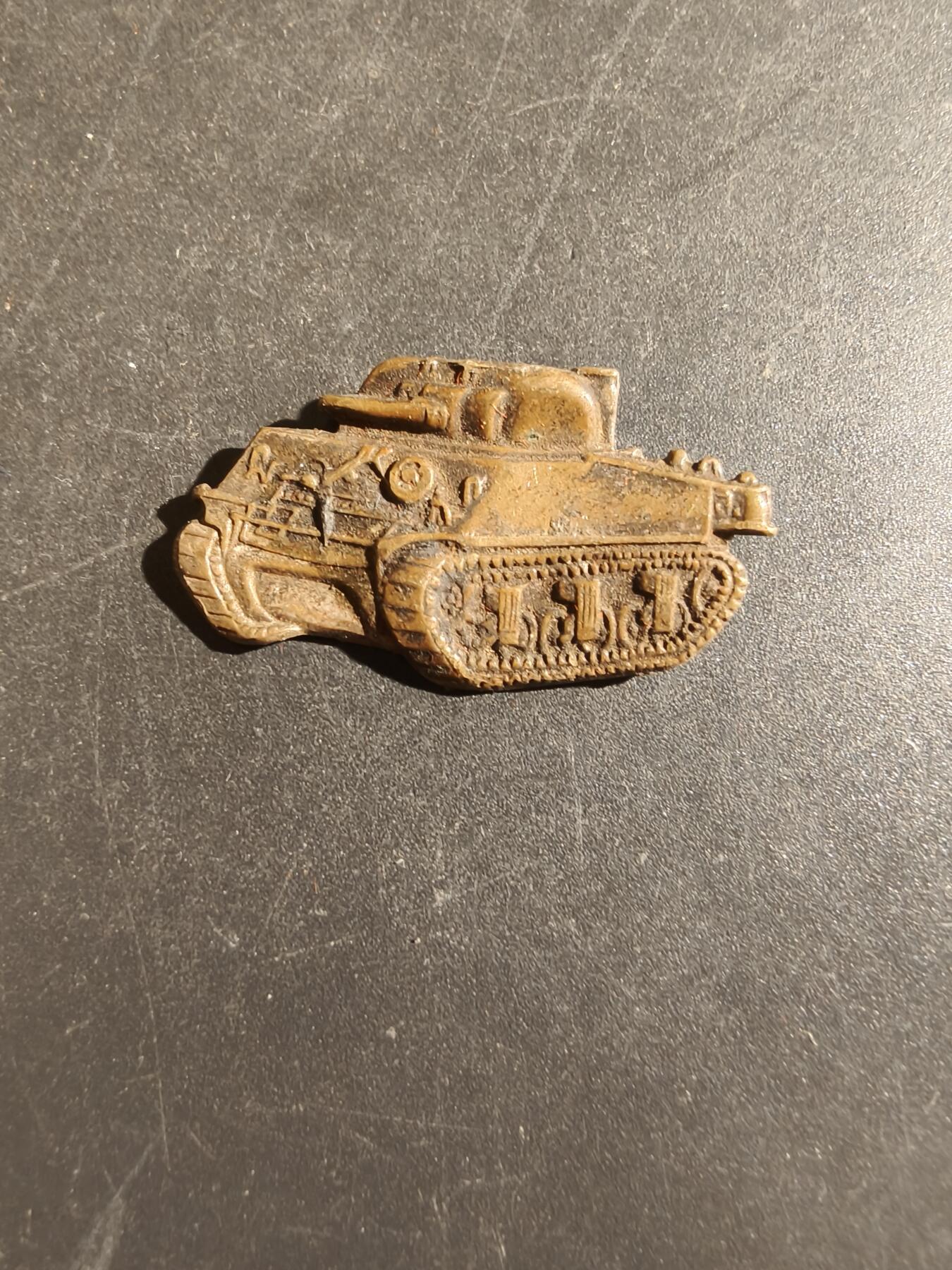 老王徽章第163期 13-15日三场连拍 16日统一发货  13、14日结束后可寄存 法国坦克徽章