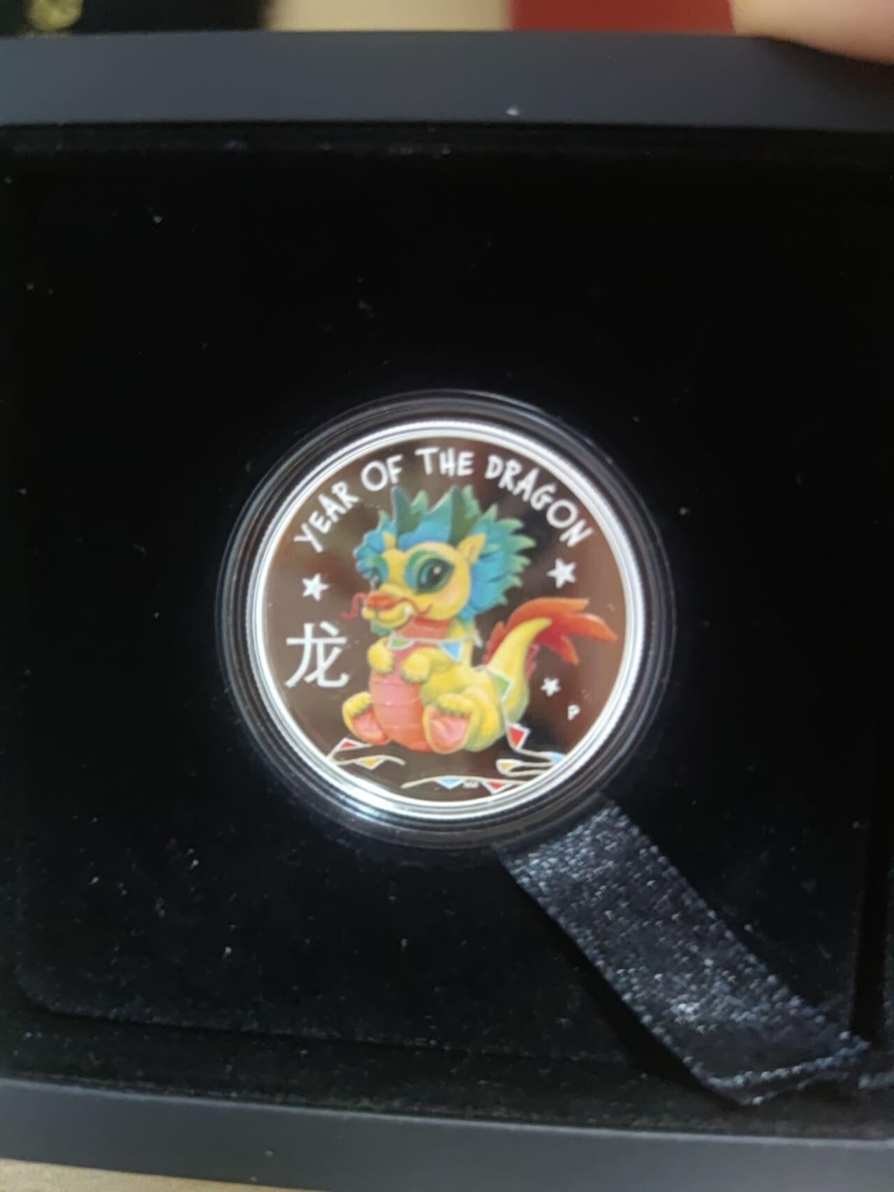 图瓦卢卡通生肖二分之一盎司银币