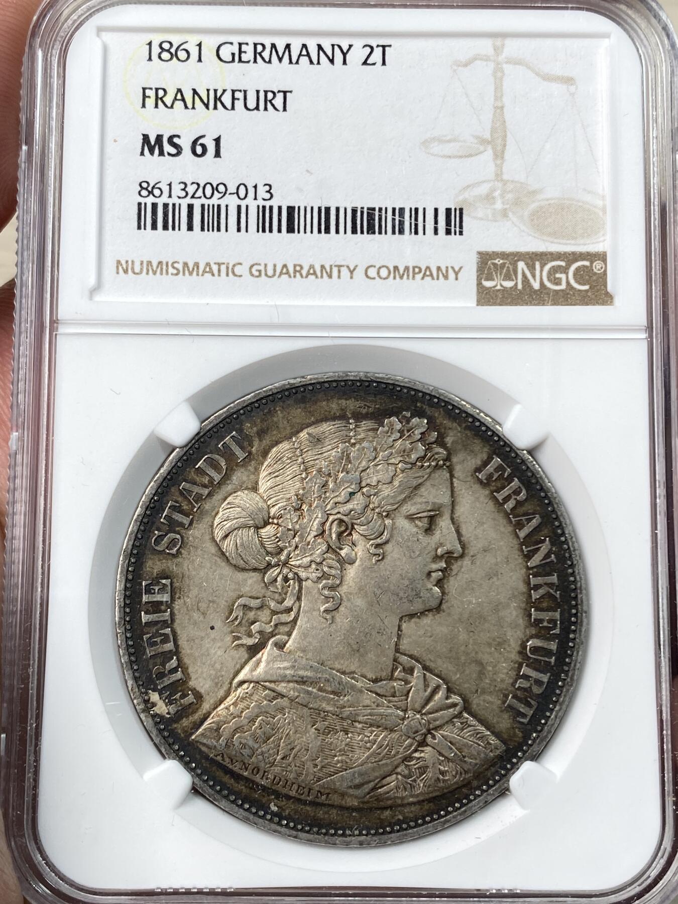 万国钱币拍卖第055期 NGC MS61 1861年德国法兰克福少女流通2泰勒 经典法兰城少女2T 欧陆深五彩转光 状态极度舒适