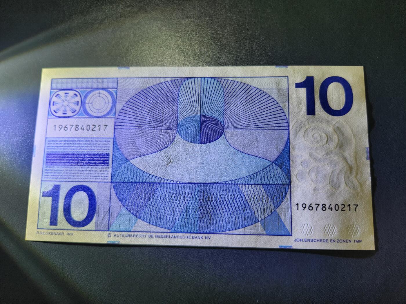 11月15号晚上8点 外国纸币自动截拍第58场 荷兰10盾。新品