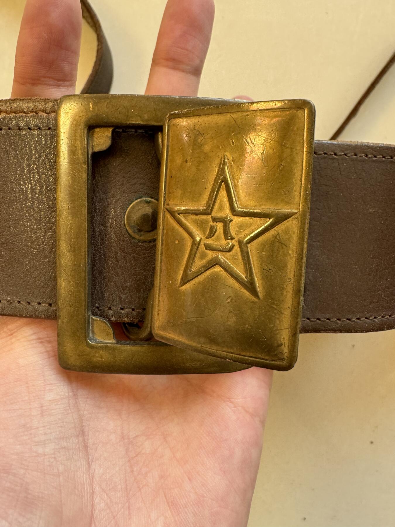 五哥徽章群   15号周六晚上八点4群联拍 腰带