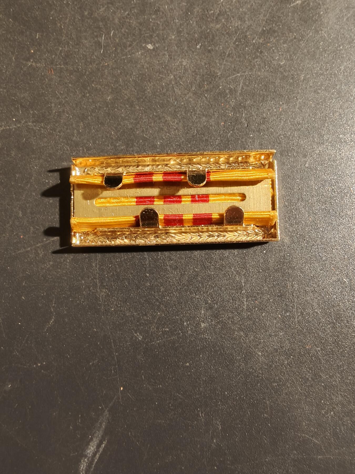 老王徽章第163期 13-15日三场连拍 16日统一发货  13、14日结束后可寄存 南越总统集体嘉奖勋略